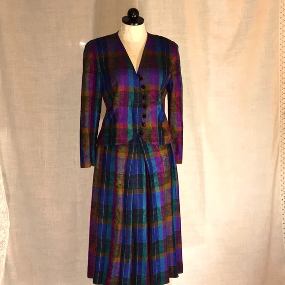 Vintage Doncaster 2 piece suit, imported fabric, top size 6, skirt size 4 - Picture 1 of 8